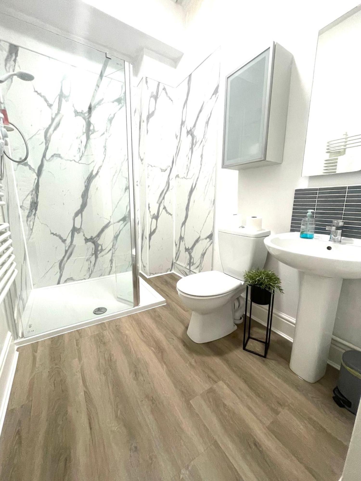 Stylish Apartment With Secure Parking Close To City تشيستر المظهر الخارجي الصورة